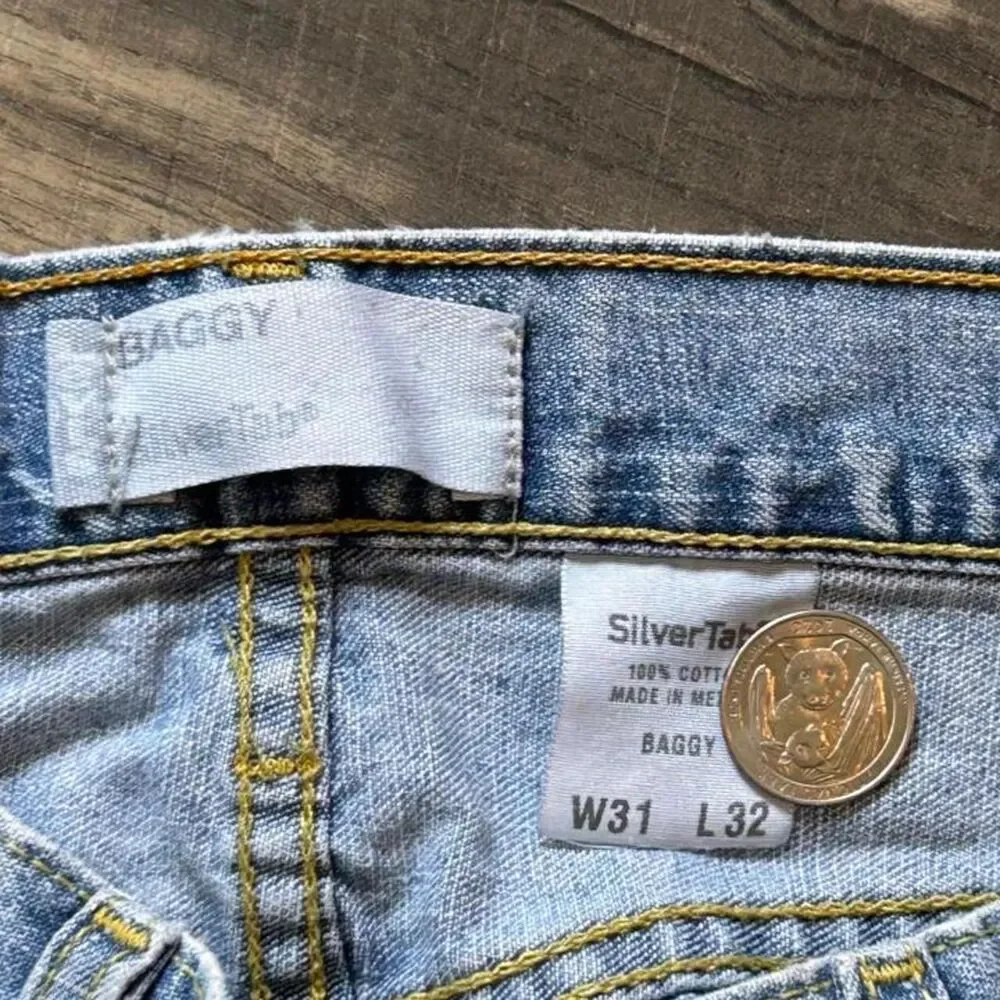Levi-s Men's Blue and Grey Jeans